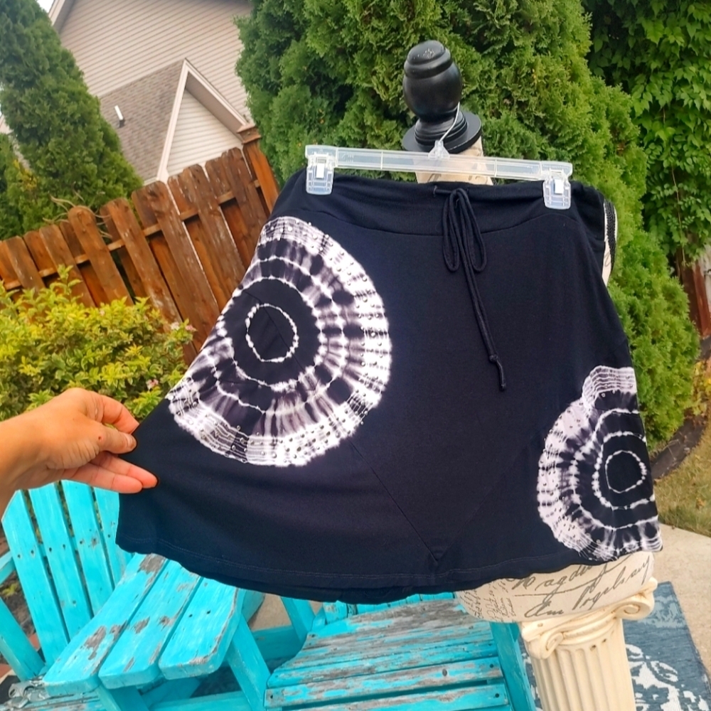 INC Large Tie Dye Black Cloth Skirt or Swim Cover Skirt!